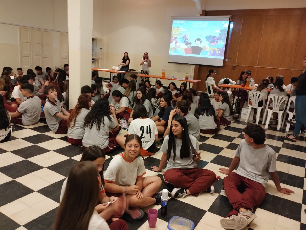 Encuentro Entre Los Alumnos De 7mo Grado De Primaria Y 4to Año De Secundaria