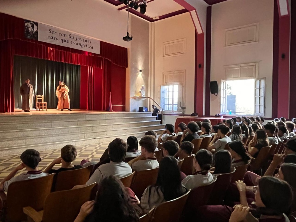 ¡Una Experiencia Inolvidable En Nuestro Teatro Madre Mazzarello!